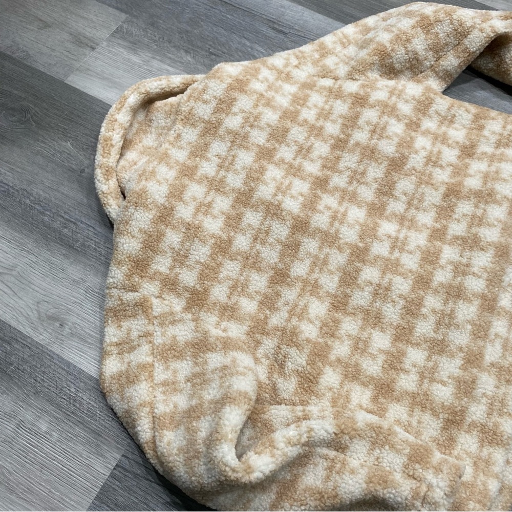 446 NWT Blu Pepper Houndstooth Teddy Jacket Sherpa Shacket Tan White Size M - Picture 8 of 8